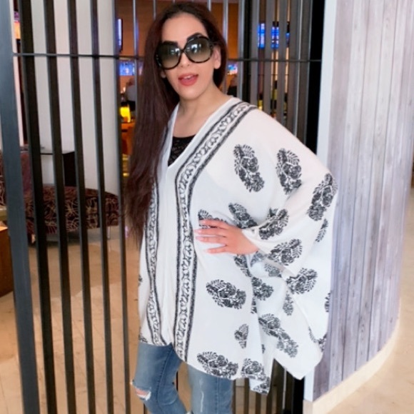 New LAST 1 Boho Bohemian Oversized Flowy Kimono Top white Black Mixed Print Top - Picture 4 of 15